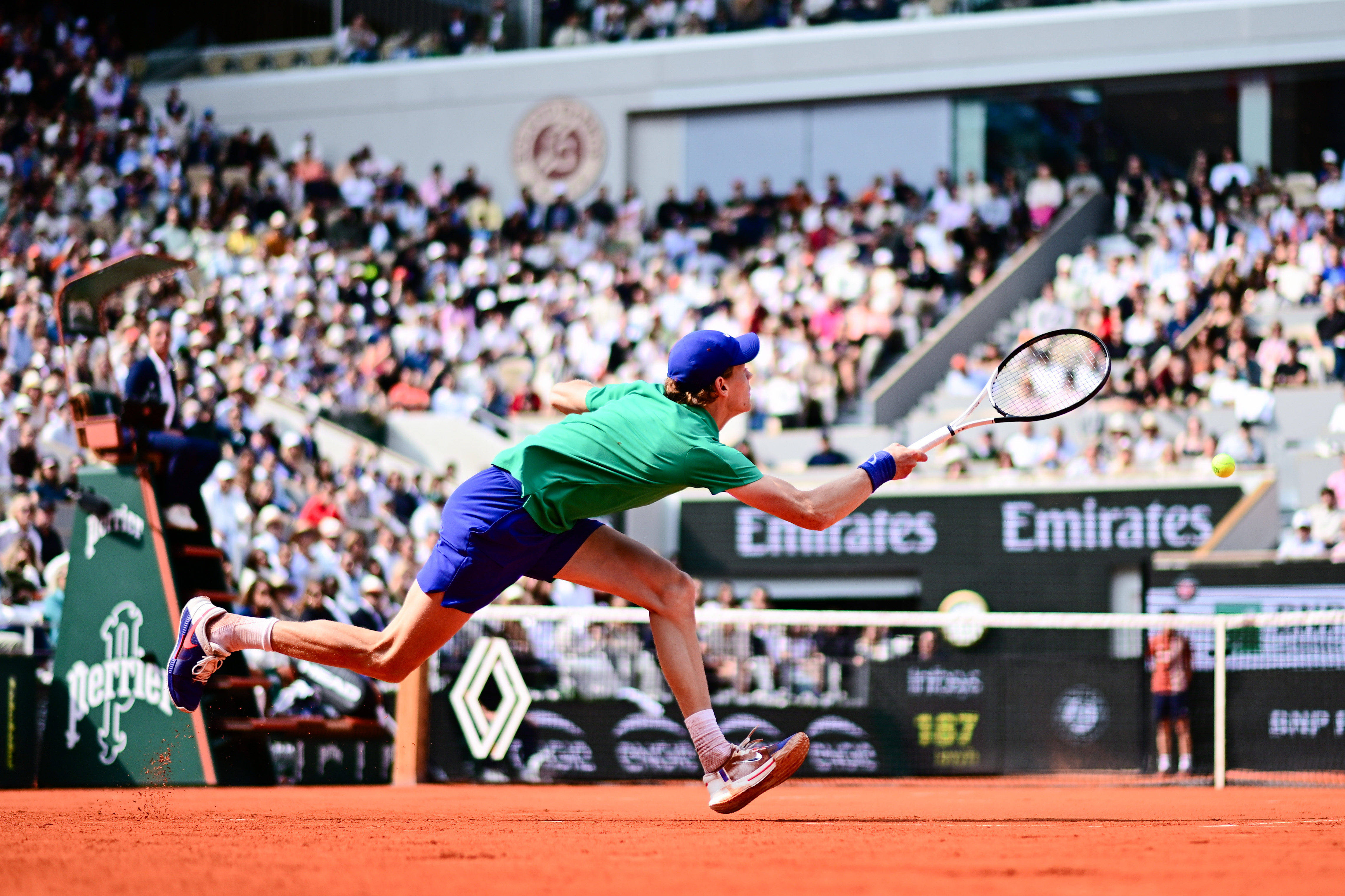 西班牙网球队血洗德国网球队，阿尔卡拉斯送出助攻的简单介绍