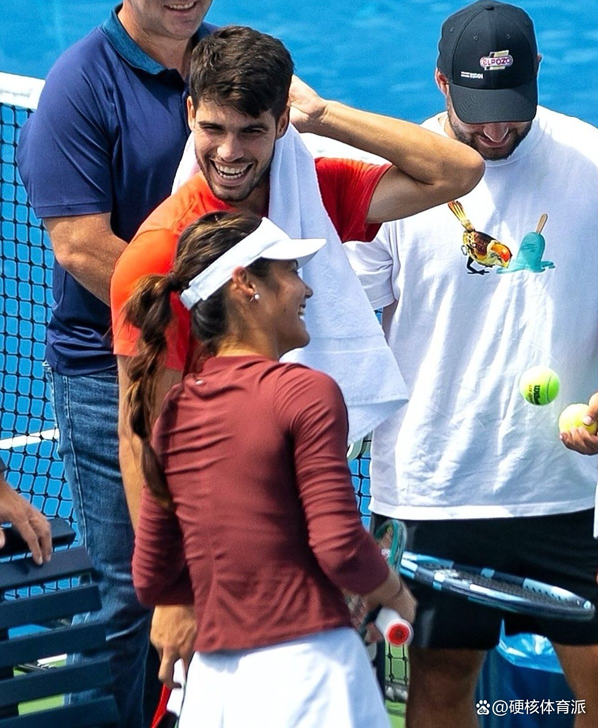 西班牙网球队血洗德国网球队，阿尔卡拉斯送出助攻的简单介绍
