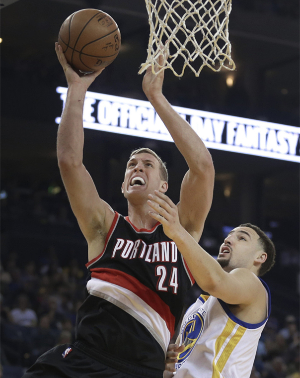 斯帕斯队力克开拓者,晋级季后赛次轮 斯帕斯队力克开拓者,晋级季后赛次轮