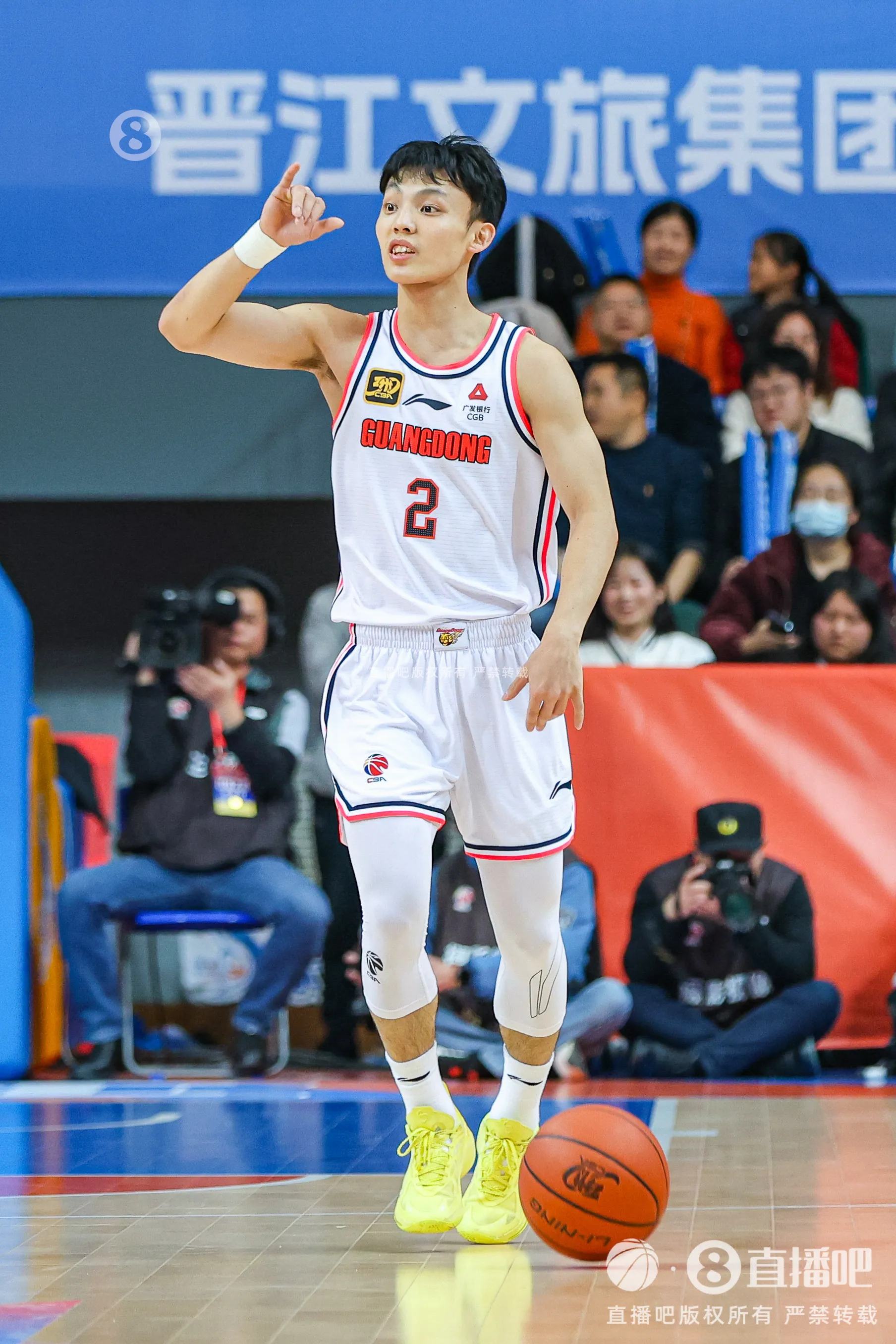 四川男篮不敌江苏队,连败收场 四川男篮不敌江苏队,连败收场