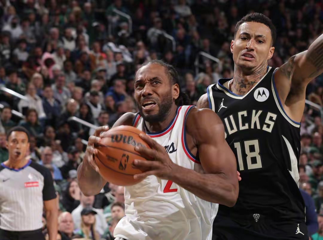 包含猛龙对决雄鹿伦纳德与字母哥的明争暗斗的词条