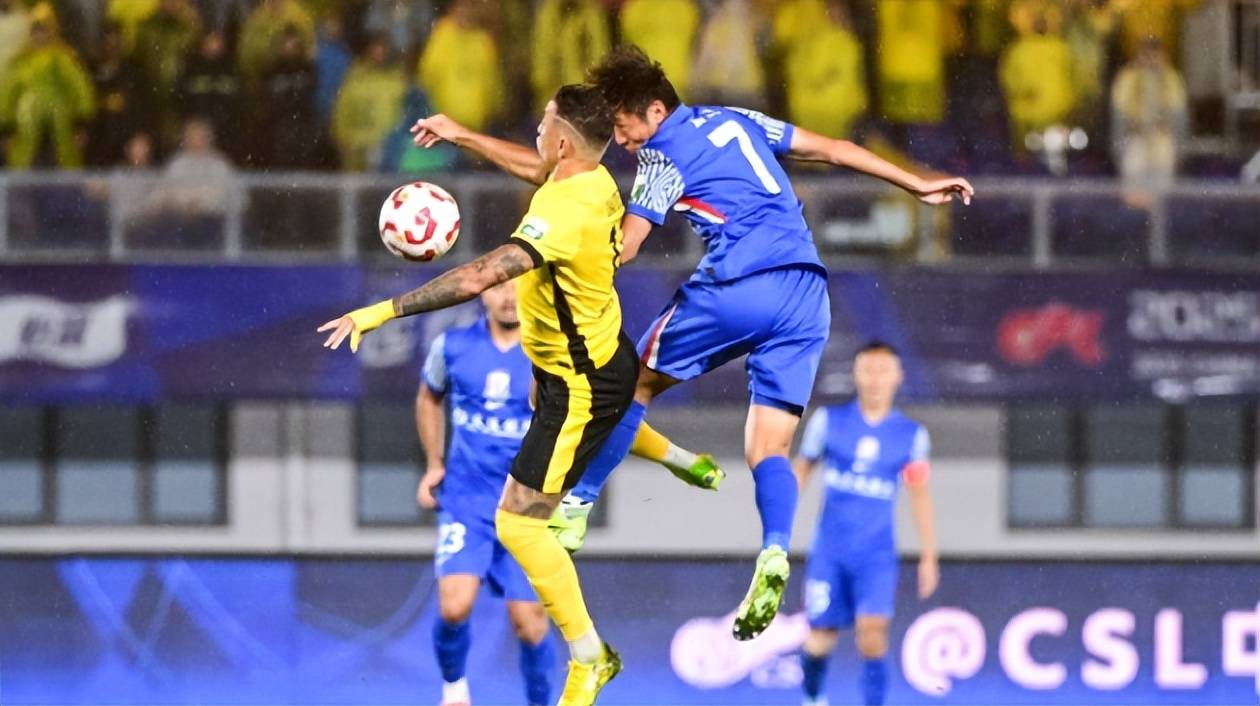 上海申花神勇夺冠,天下足球震动 上海申花神勇夺冠,天下足球震动