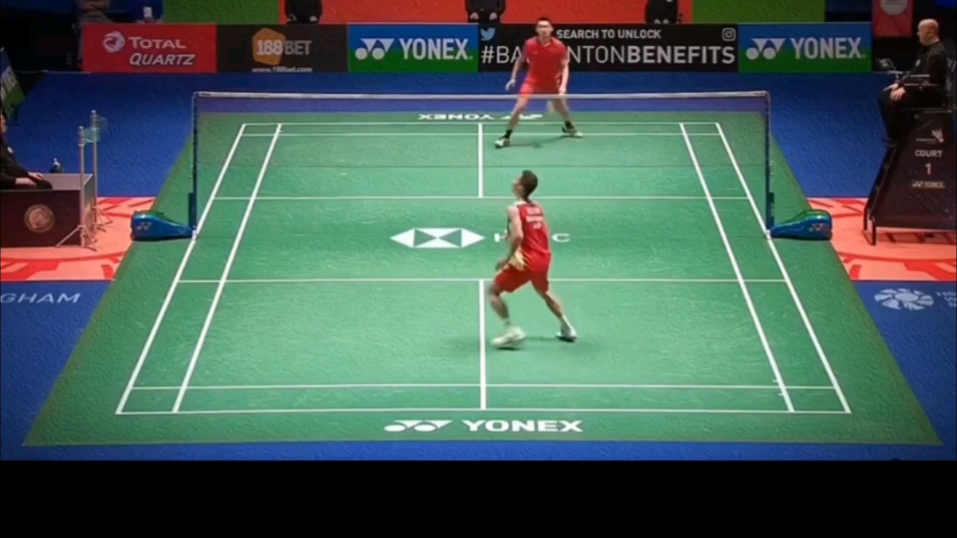 包含中国羽毛球队完胜丹麦羽毛球队，李宗伟高光表现的词条