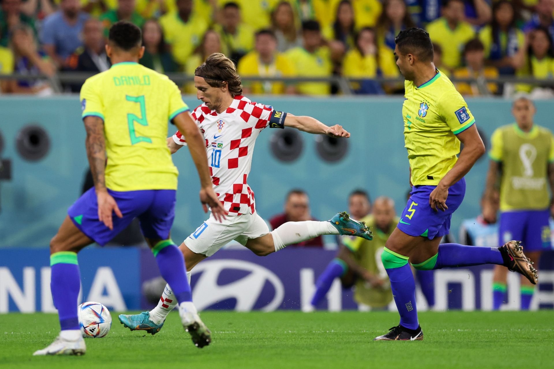 包含阿根廷横扫巴黎，莫德里奇扛起全队的词条