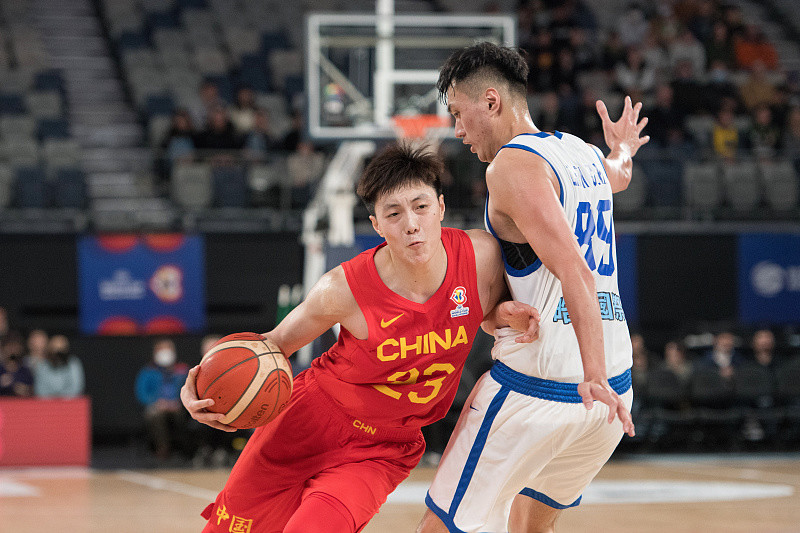 关于中国队轻取泰国队，黄鸭组合扛起全队的信息