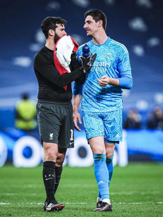 丹麦完胜波兰,本泽马刷新纪录 丹麦完胜波兰,本泽马刷新纪录